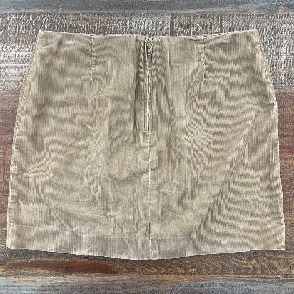 Old Navy Vintage Women’s Tan Corduroy Skirt w. Pockets Size 8 - Picture 2 of 4